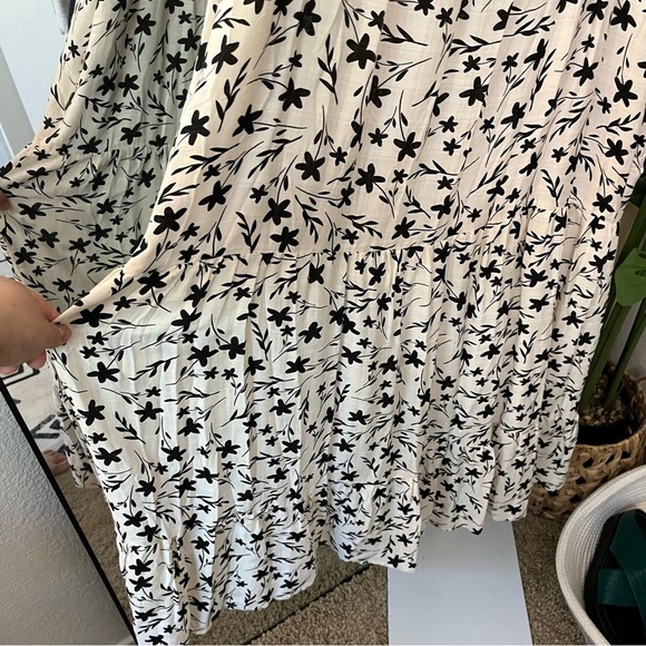 🖤 Tribal Femme Black & White Floral Maxi Dress Sz M | Tiered Sleeveless Sundress - Picture 6 of 11